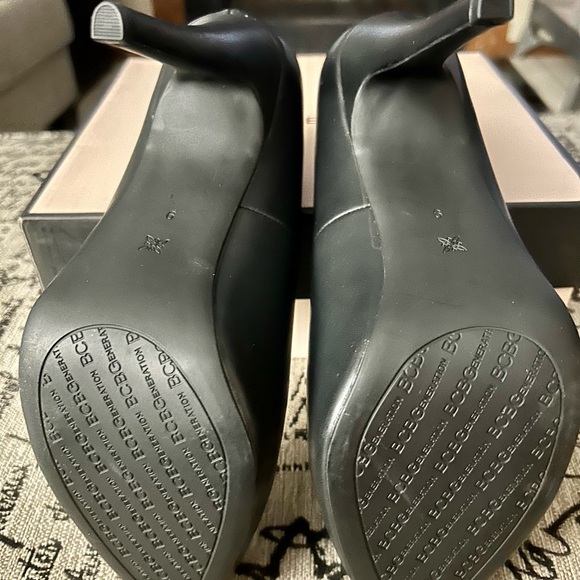 BCBGeneration Penni Pump - Picture 4 of 11